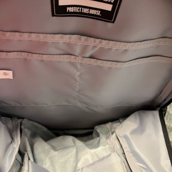 Under Armour Hustle Sport Backpack - Picture 9 of 9